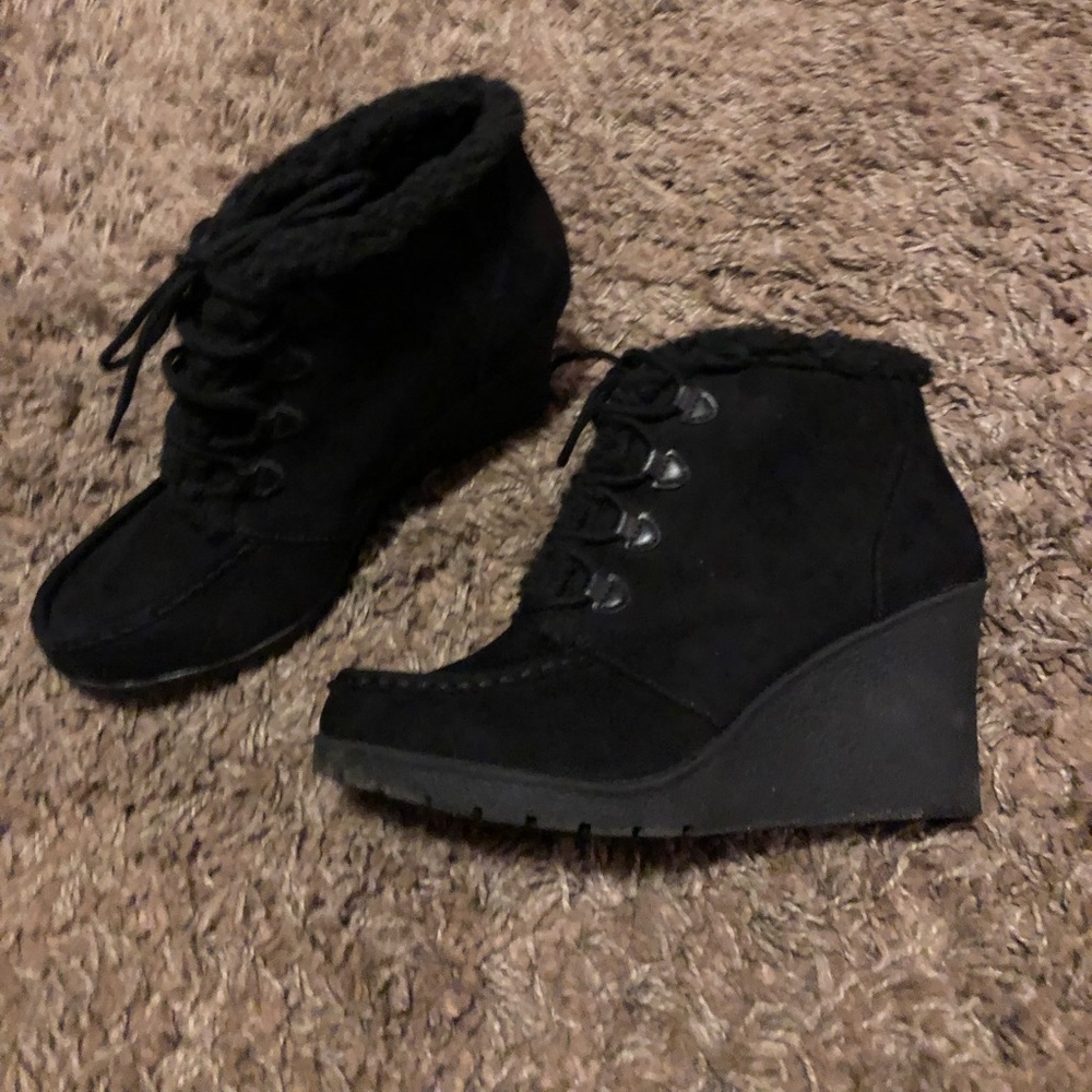 Women’s fur trim wedge booties